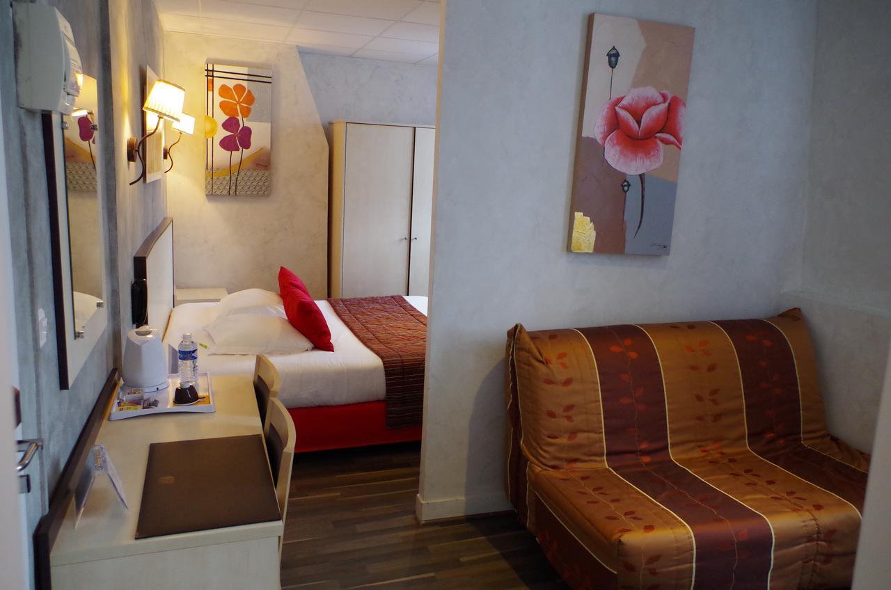 Logis Hotel Beaudon Pierrefonds Exterior photo